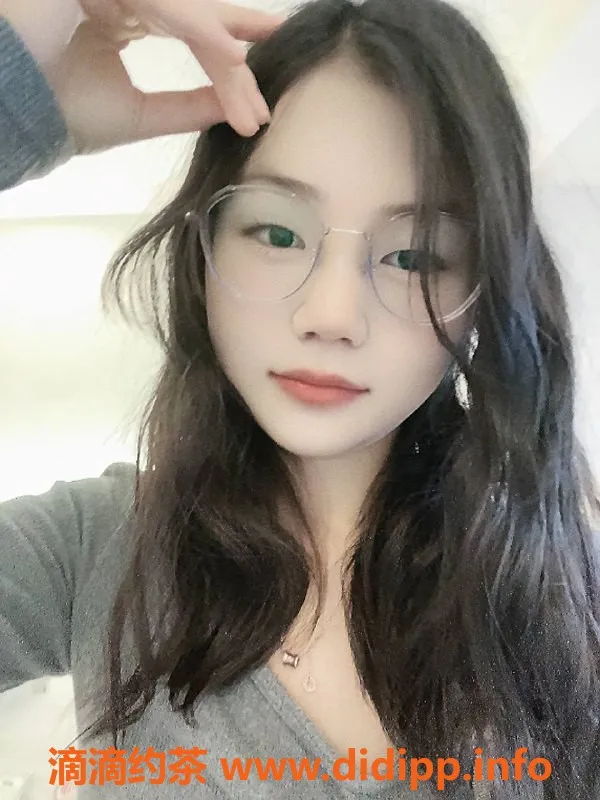 成都楼凤资源信息,成都锦江区周睿，18岁嫩妹气质佳，600元/小时