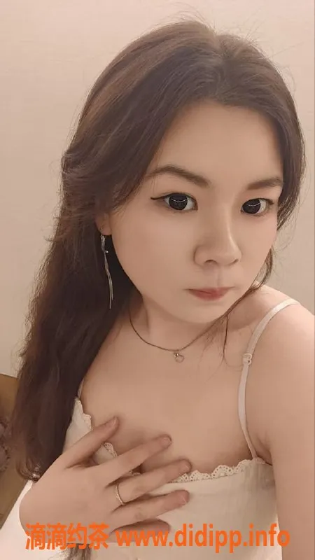 广州楼凤-天河希芸，视频验证御姐，499元起约！