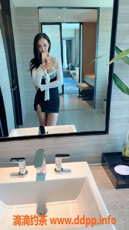 深圳楼凤-龙华叶澜依900起，超值体验等你来！