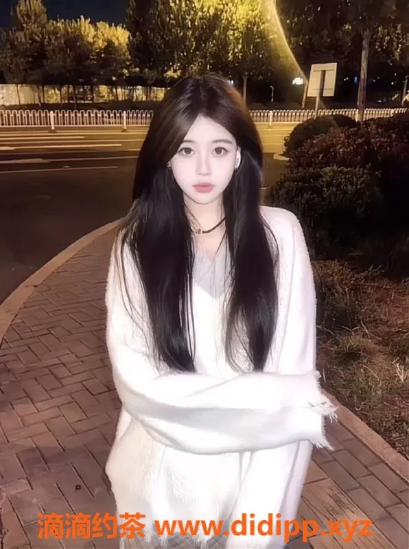 广州楼凤-天河嫩妹豆丁，7P夜课大胸服务等你体验！