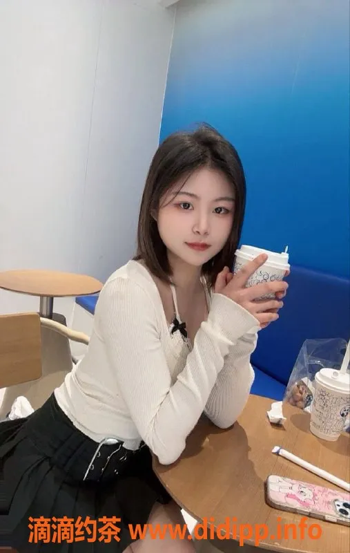 成都楼凤资源信息,成都武侯区嫩妹晓琦，19岁，胸C，600元/50分钟