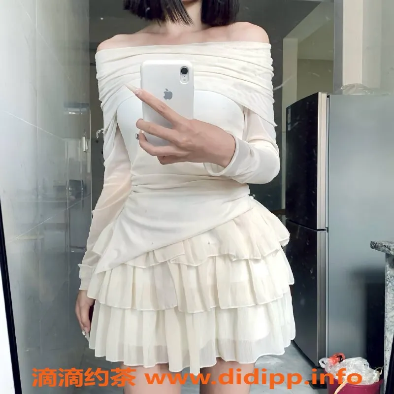 深圳楼凤-罗湖区嫩妹蛋挞，制服调情服务，800起！