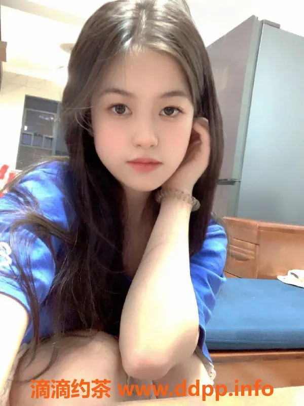 广州楼凤资源信息,天河小伊，课费700p，私聊预约