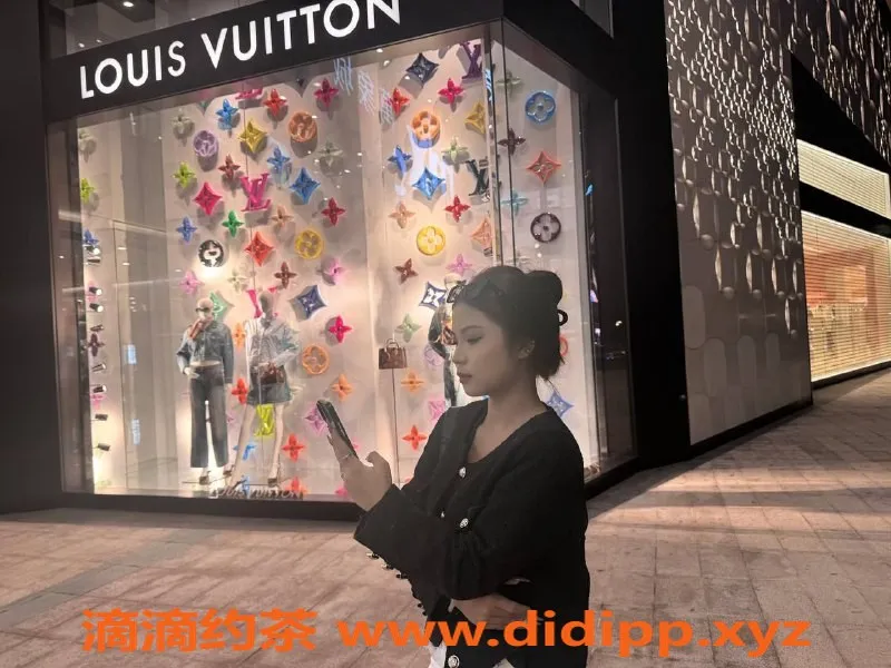 广州楼凤-花都嫩妹婷婷，700元一次超值享受！