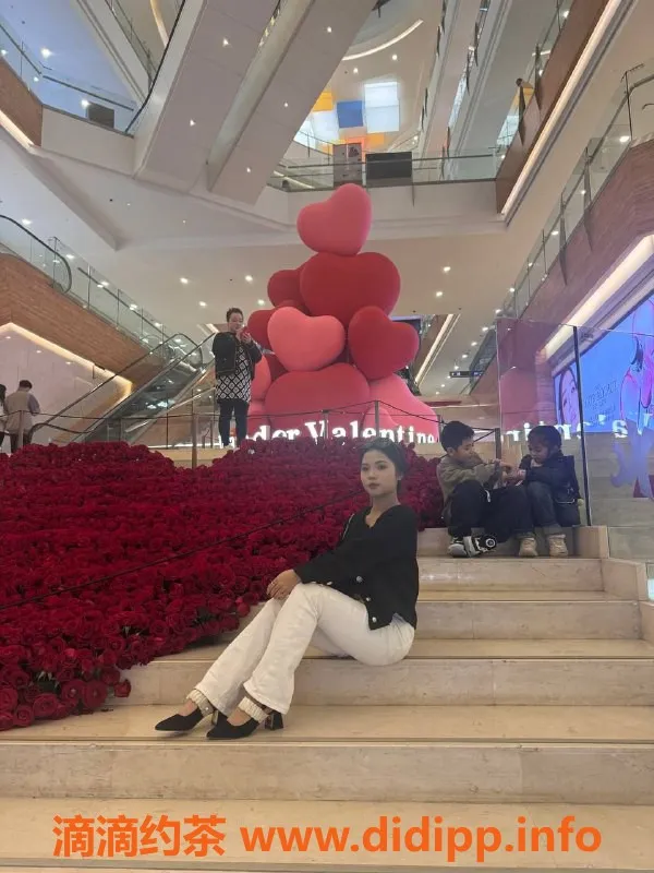 广州楼凤-花都嫩妹婷婷，700元一次超值享受！