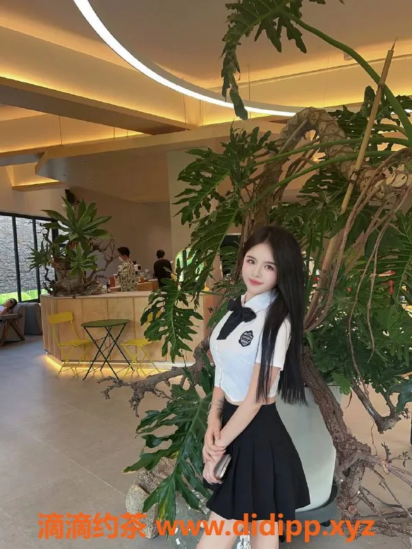 东莞楼凤资源信息,南城22岁糖宝，165cm天然36C，调情全裸公浴等多项服务！