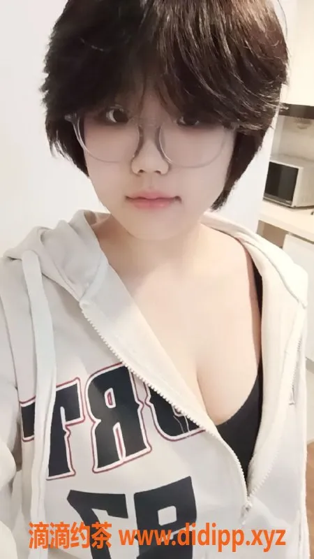 杭州楼凤-上城悠悠18岁学生，身高170、肤白嫩，服务多样