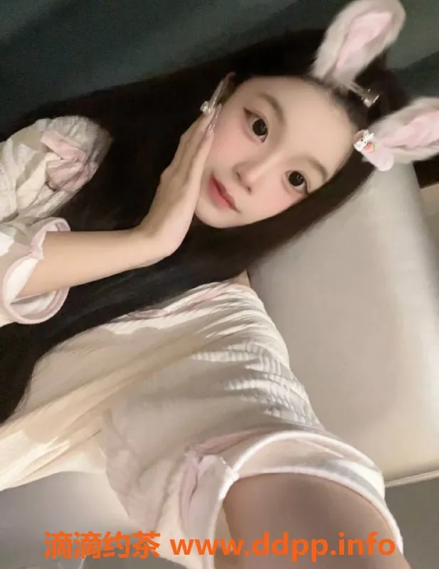 深圳楼凤资源信息,南山区嫩妹萱萱，800元制服蛇吻服务