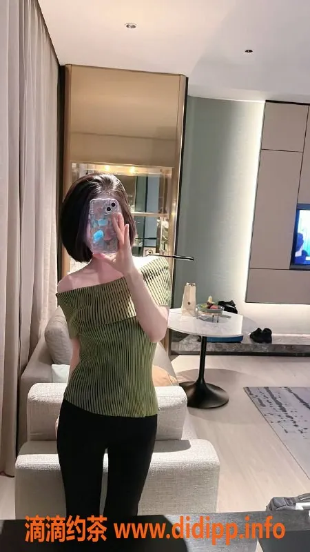 杭州楼凤-上城区刘念，1200P服务，性感秘书等你来约