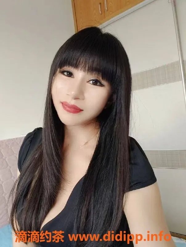 杭州楼凤资源信息,温柔大胸少妇164，体重98，服务多样，教室可用