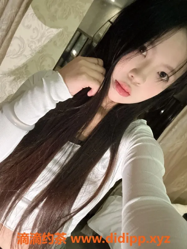 成都楼凤-成华区香奈儿 伴洗服务 身高160cm 体重45斤