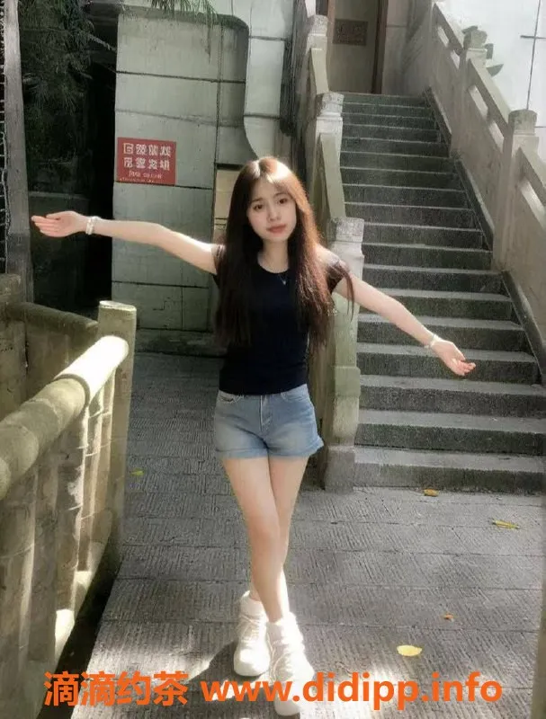 深圳楼凤-龙华区嫩妹小娟，900元真心服务