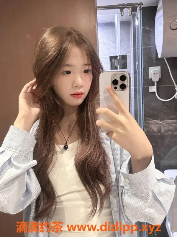 杭州楼凤-拱墅嫩妹小欣，900元起，舌吻69服务