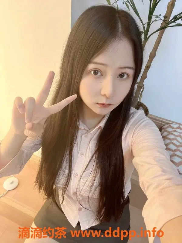 成都楼凤-川大望江校区雨汐，23岁美女，700元60分钟