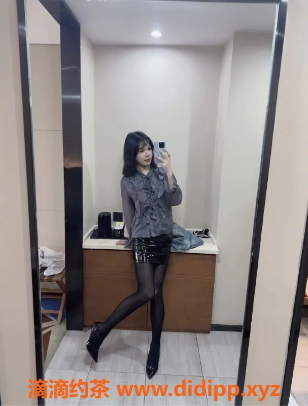 成都楼凤-成都兔兔22岁排骨精，身高170，500元超值服务！