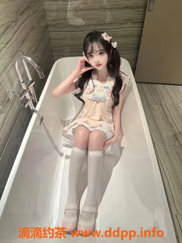 广州楼凤-天河嫩妹妹瑶瑶，165cm、35D，18岁超值服务