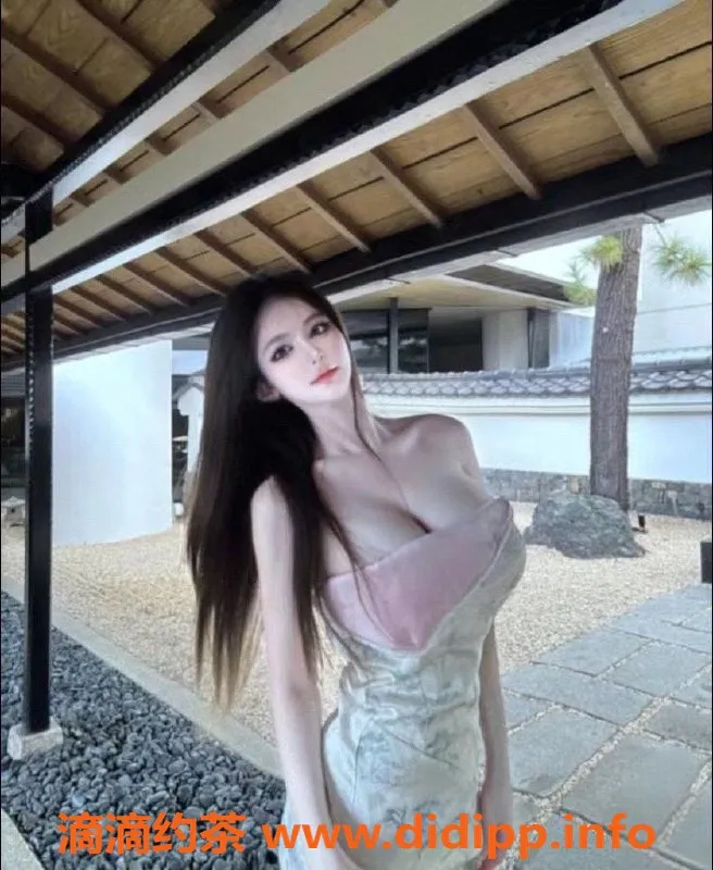 杭州楼凤-柒柒：169模特，纯C杯，1200起觅乐趣