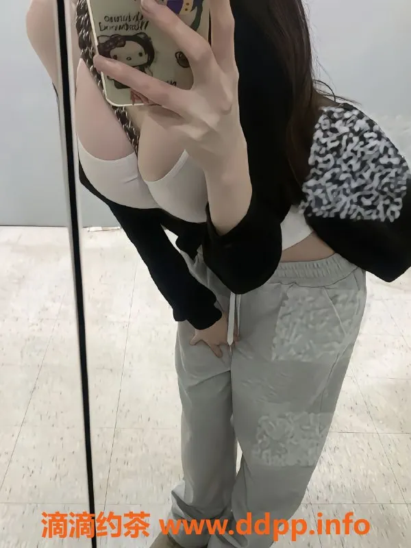 杭州楼凤-柒柒：169模特，纯C杯，1200起觅乐趣