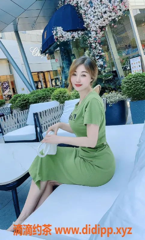 广州楼凤-荔湾区莉莉，课费400p，服务优质