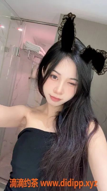 东莞楼凤-南城佳欣老师，18岁163cm，45kg，B罩杯