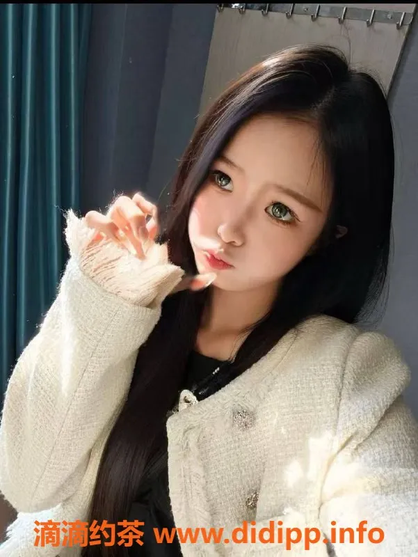 东莞楼凤-东莞柒柒 20岁 155cm 46kg 可口交 服务多样