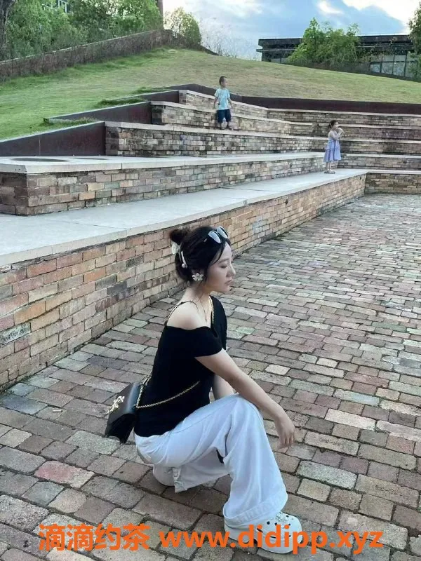 南昌楼凤-西湖区颖儿，160cm，47kg，27岁，服务多样，超值体验