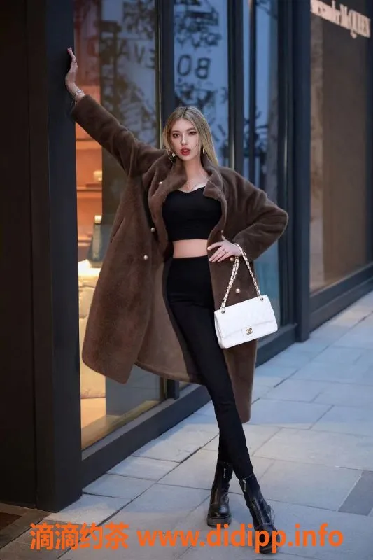 北京楼凤-朝阳区桃子家洋酒嫩妹 800起步