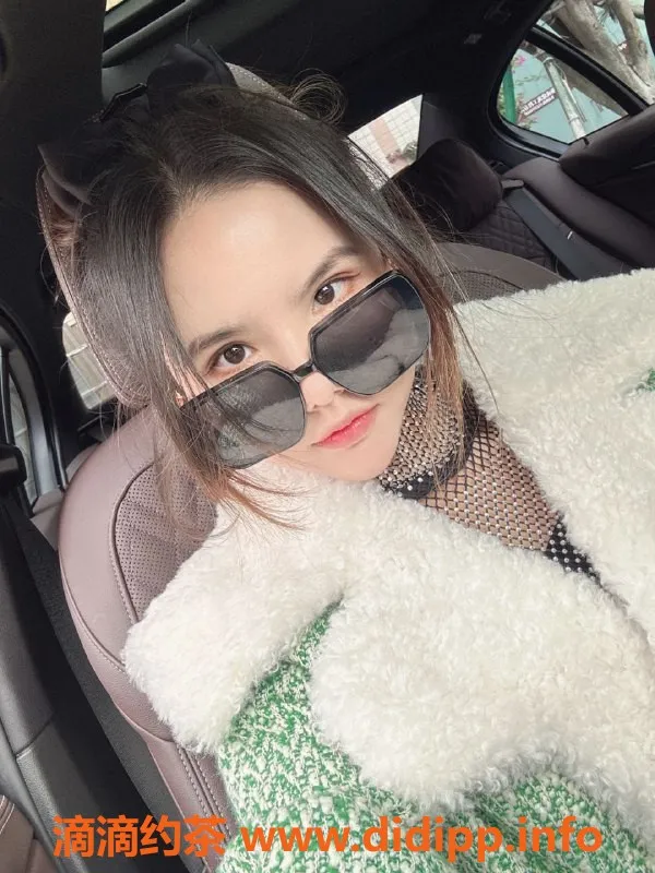 广州楼凤-白云欣欣，700p夜课，享受毒龙69p体验