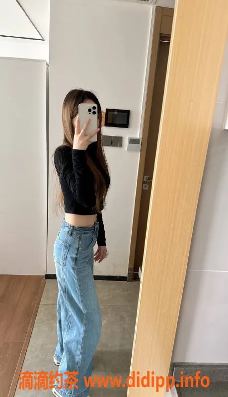 广州楼凤-黄埔菲菲，700元体验少妇洗吹做服务