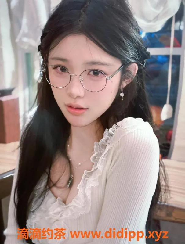 杭州楼凤-上城区小依依，165cm，45kg，34C，15元起