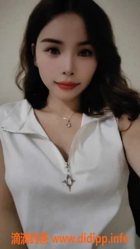 广州楼凤-花都沐足妹妹兼职柠檬，155cm 23岁