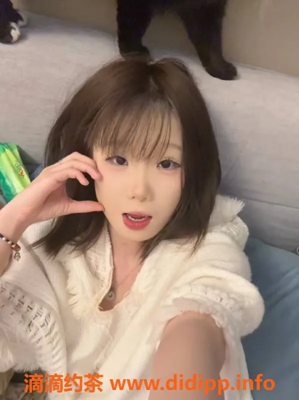 长沙楼凤-岳麓区小叁，嫩妹服务400p，超优体验！