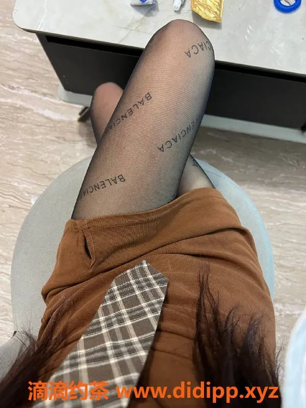 昆明楼凤资源信息,盘龙区嫩妹小琪，年轻魅力，8p优惠！