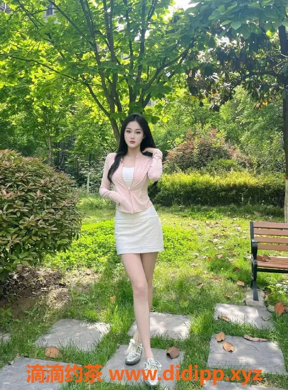 长沙楼凤资源信息,雨花区梦梦，21岁175高挑少女，舒适女友式服务