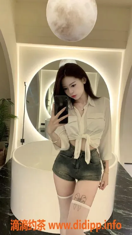 广州楼凤-广州天河23岁悠然小嫩妹，身高161cm，茶水费800-1300