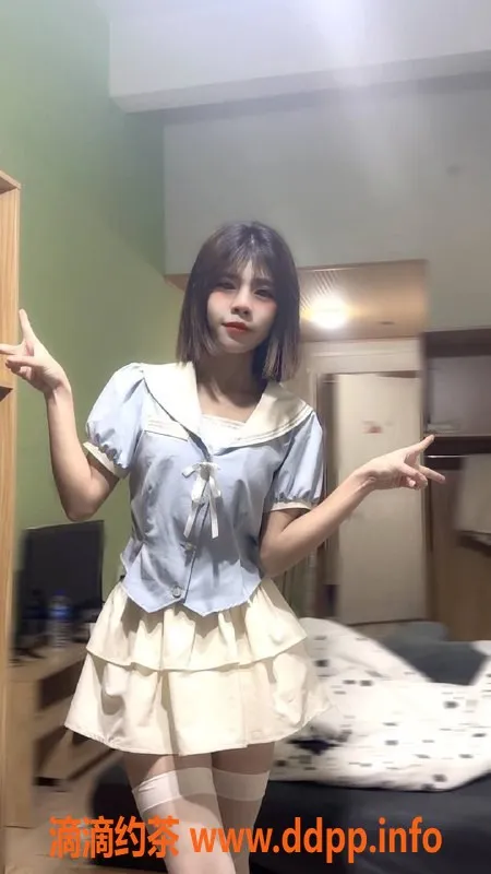 成都楼凤-成华区倩倩18岁女友感服务，身高162cm