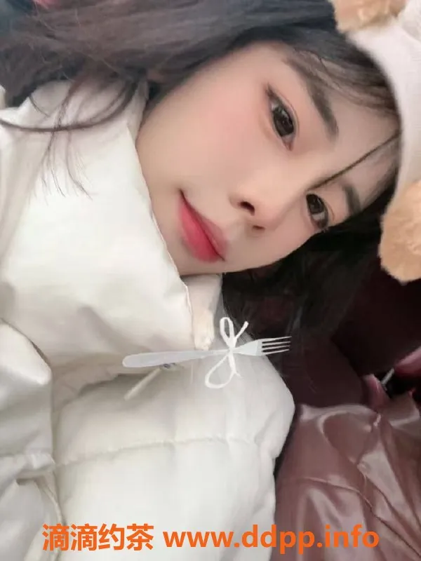 成都楼凤-成华区倩倩18岁女友感服务，身高162cm