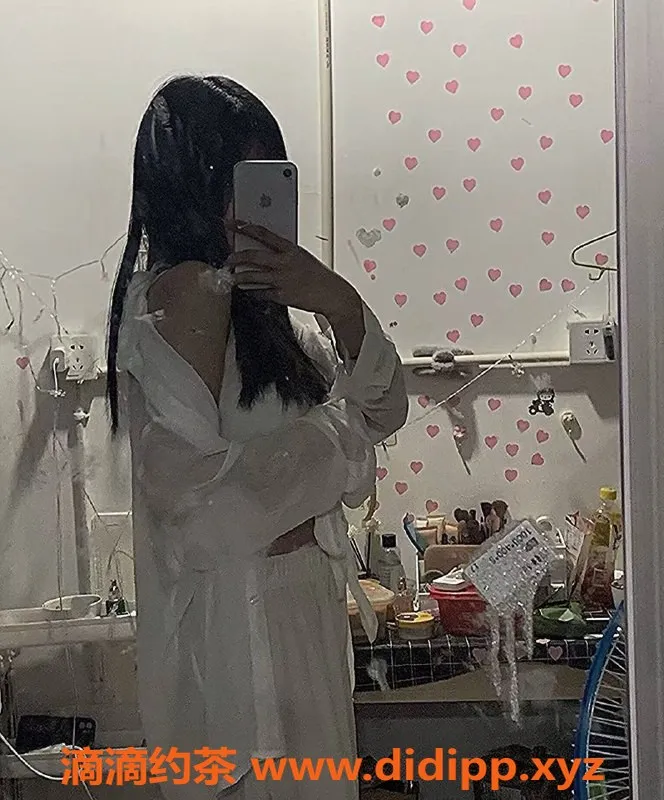 成都楼凤-成都七筒，160cm巨乳嫩妹，700元三件套服务