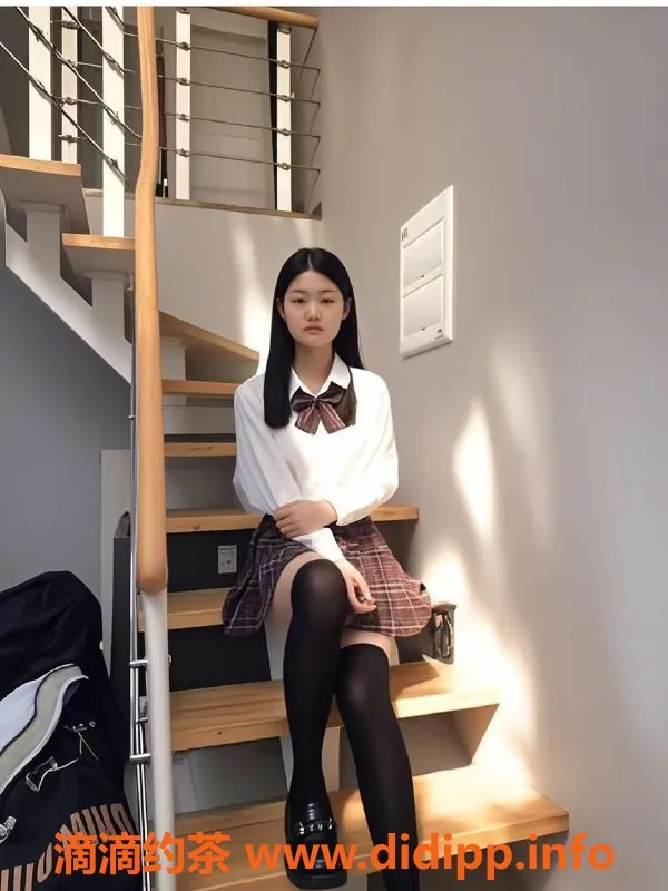 成都楼凤-成华区18岁爱丽丝，身高1.7米，优质服务推荐