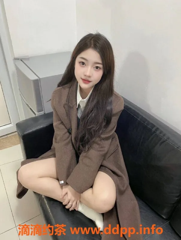 东莞楼凤-东莞小月月，19岁160cm C罩杯，随时陪你玩乐