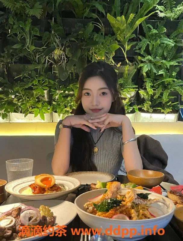 东莞楼凤-东莞小月月，19岁160cm C罩杯，随时陪你玩乐