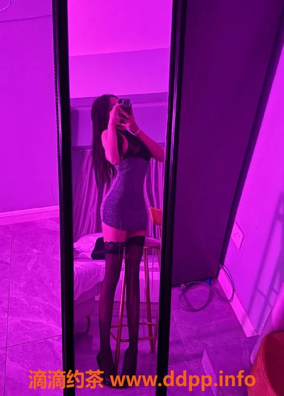 成都楼凤-武侯04小甜甜 C罩杯嫩妹 服务价800/1400