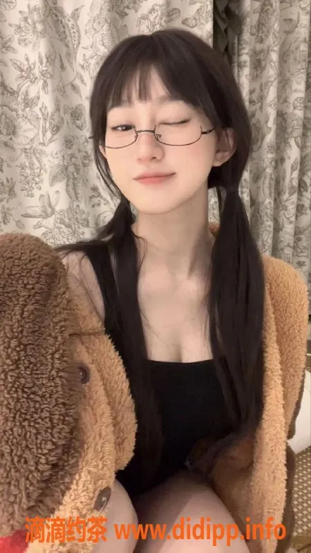 广州楼凤-海珠嫩妹荔枝 4P双飞服务