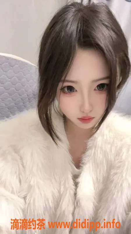 成都上门服务-成都妍妍，16岁165cm，匀称身材，700元一次