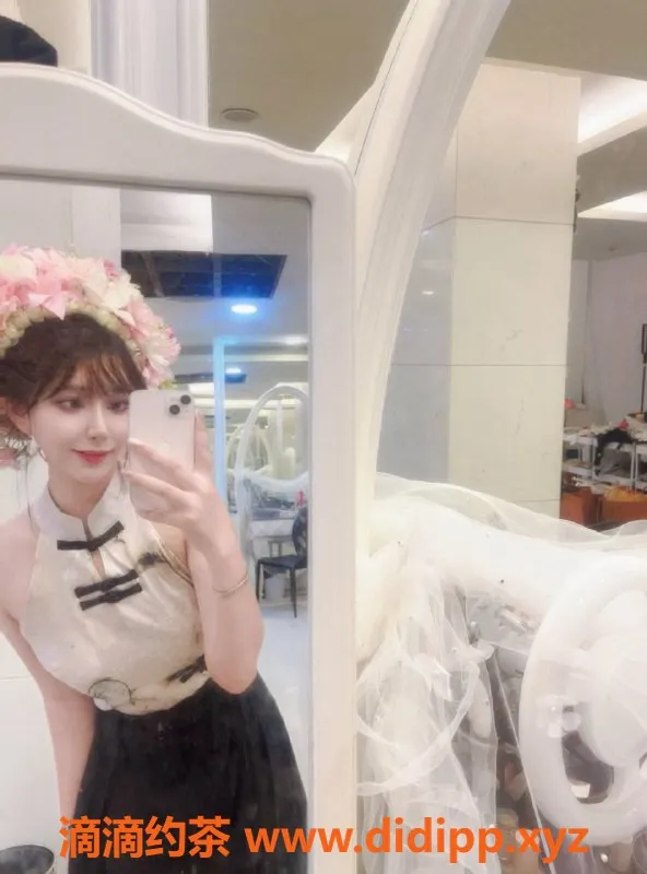 福州楼凤-台江区Ancy，24岁165cm，800元享鸳鸯浴服务