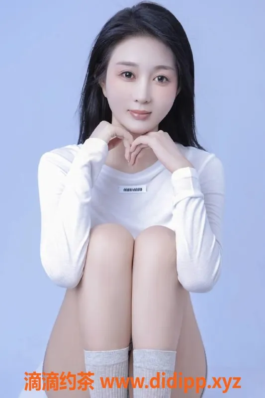 北京楼凤-朝阳三元桥高素质妹子艾比，身高170体验不一样的陪伴