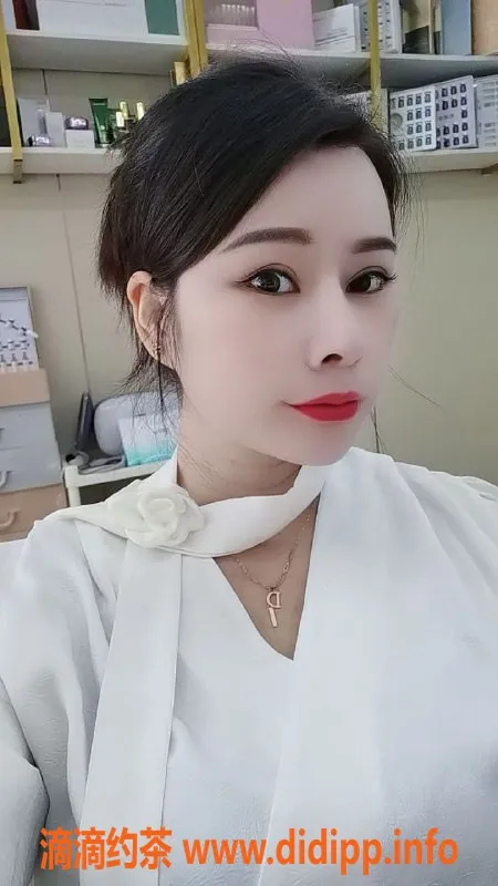 广州楼凤-荔湾轩轩私密服务，课费400p，600pp