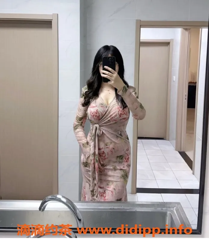 广州楼凤资源信息,白云区雪雪，28岁巨乳人妻180元畅玩