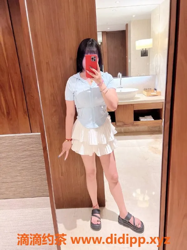 合肥上门服务-米其林美甲师，24岁162cm，800元起服务