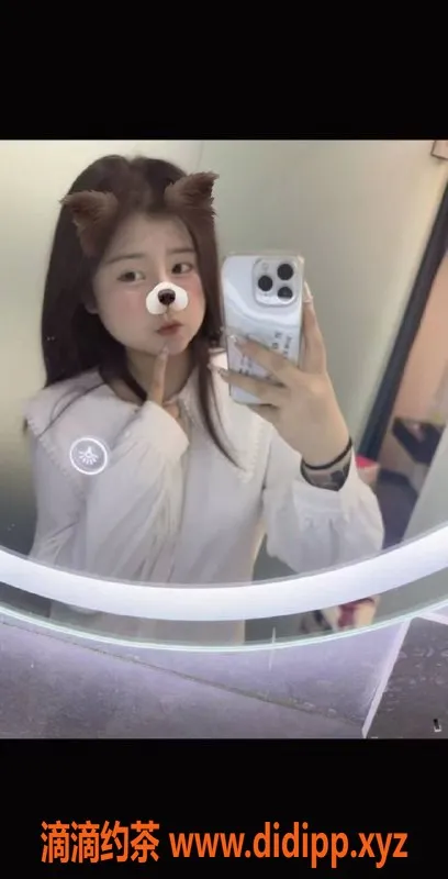 成都楼凤-成都嫩妹小小，18岁，身高155，服务优质只需600元